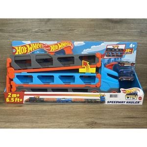 Hot Wheels City Speedway Hauler GVG37 Transforms Into 6 Ft. Long 2 Car Racetrack